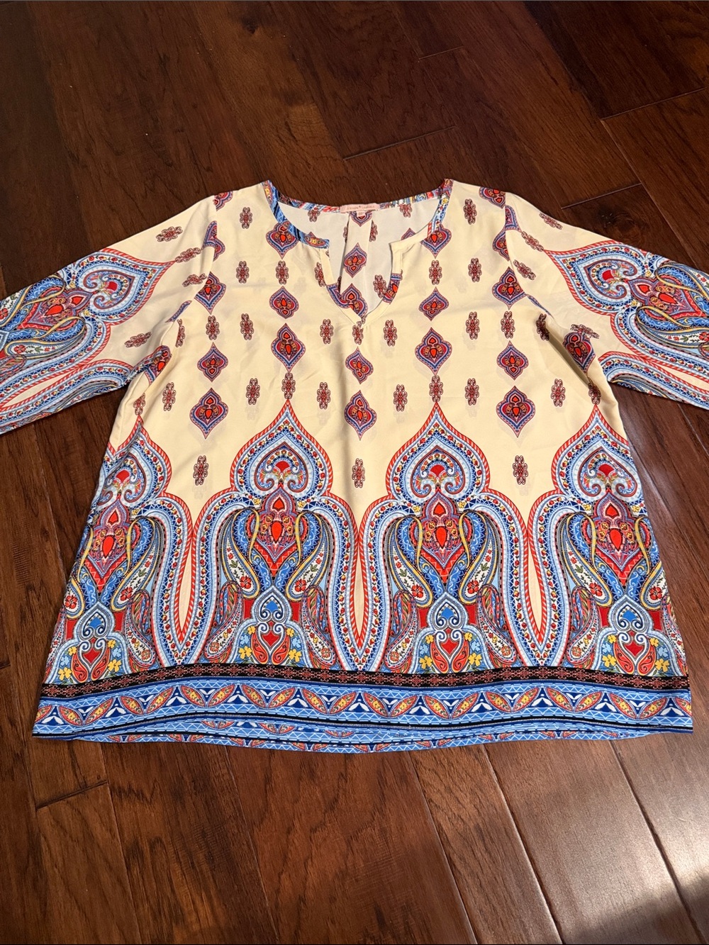 Gibson Latimer Cream Paisley Border-Print Long Sleeve Tunic